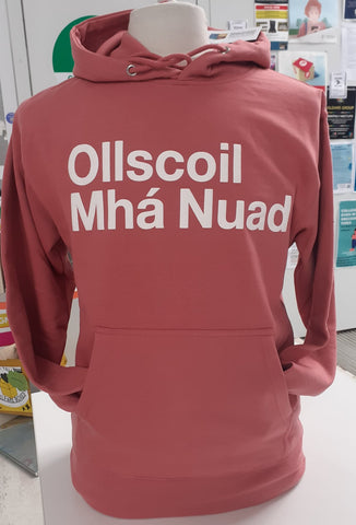 MU OLLSCOIL MHÁ NUAD IN PINK